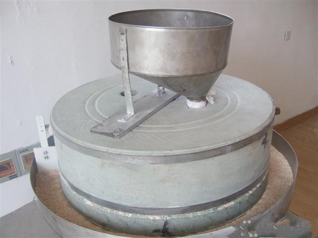 flour stone mill.jpg flour stone mill.jpg